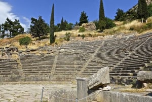 Tour privado de un día por Delfos y el pueblo de Arachova desde Atenas