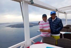 Von Athen aus: Santorini Tagestour mit Schwimmen
