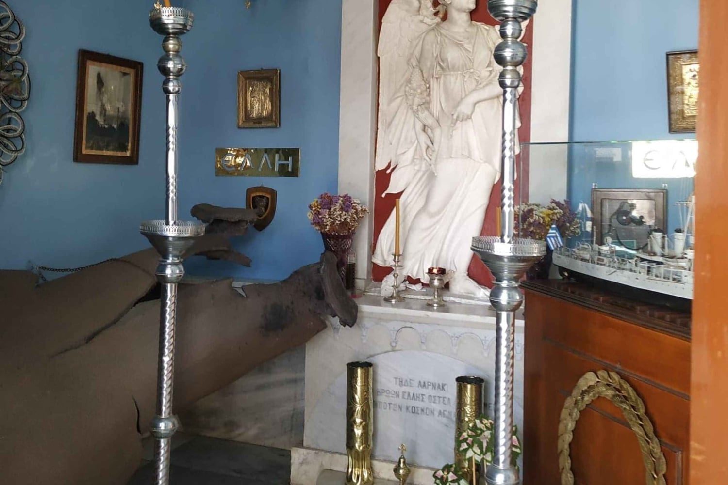 Depuis Athènes : excursion d'une journée sur l'île de Tinos avec billet de ferry