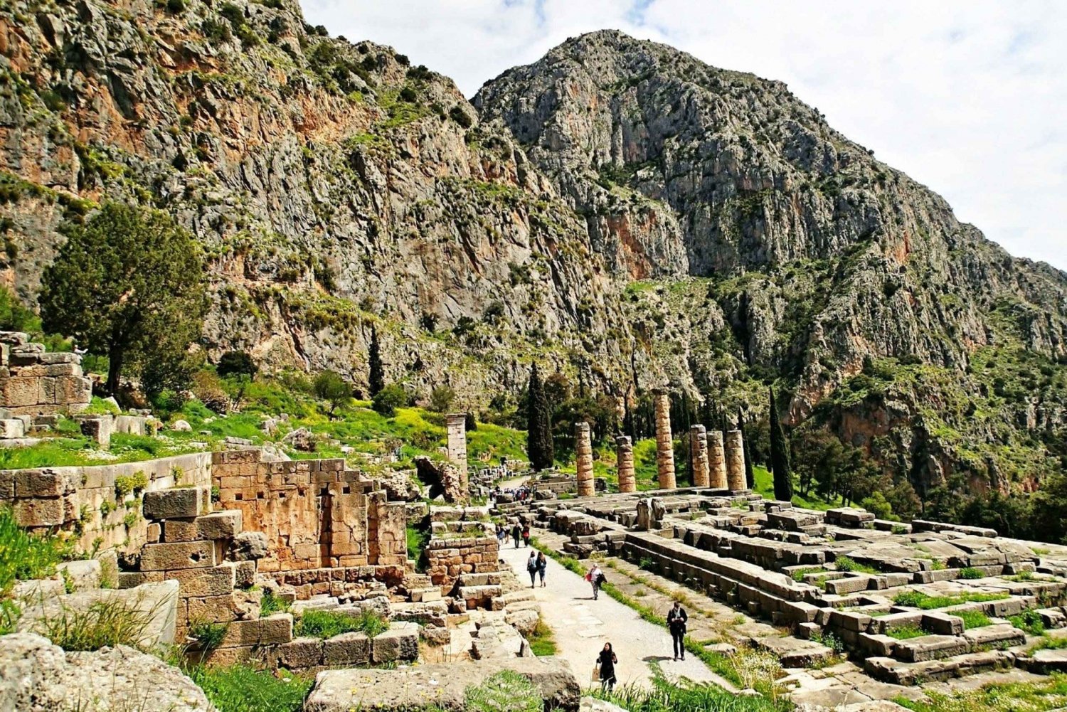 From Athens: Delphi Private Tour with Lunch