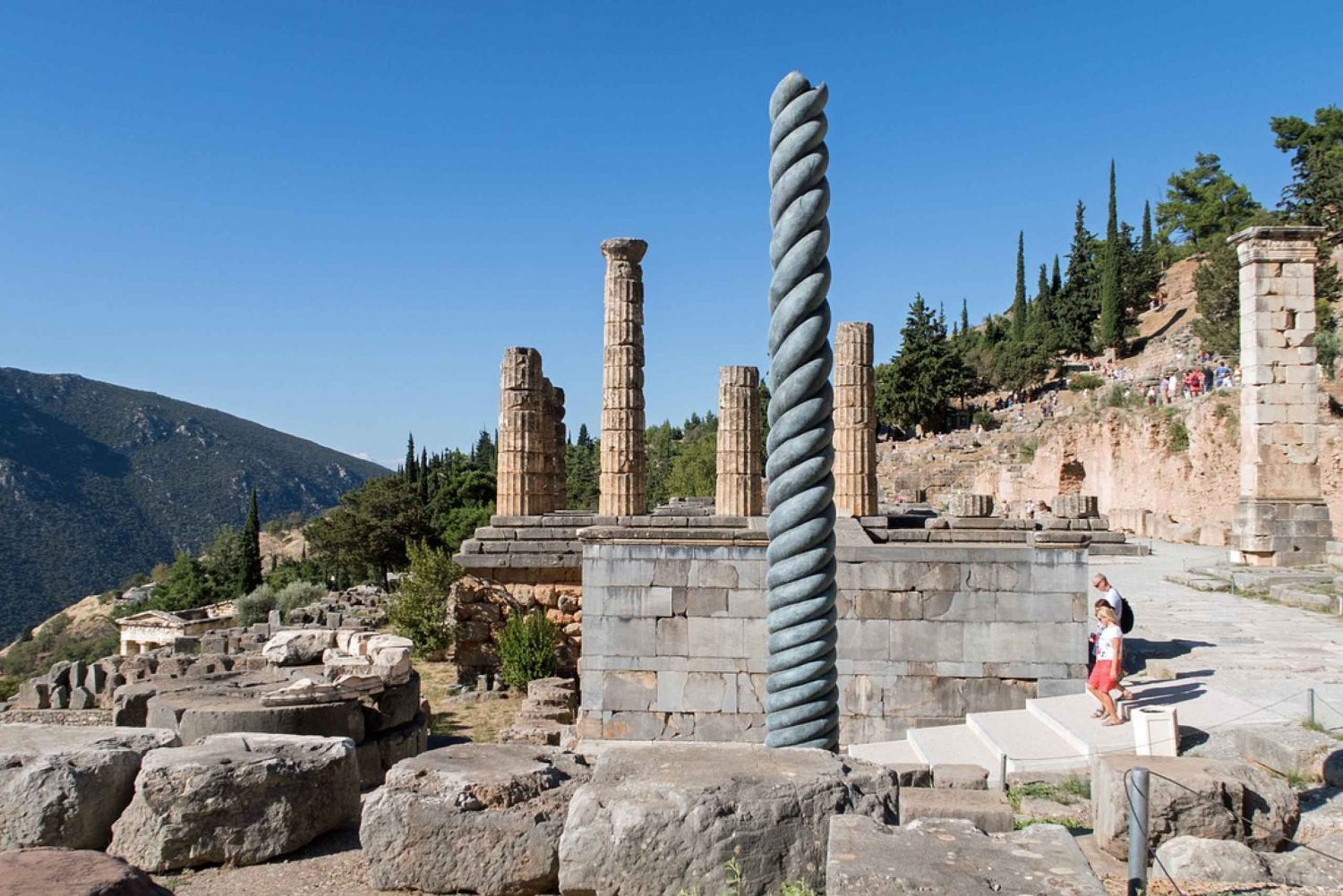 Athens: Full-Day Delphi, Thebes, and Hosios Loukas Monastery