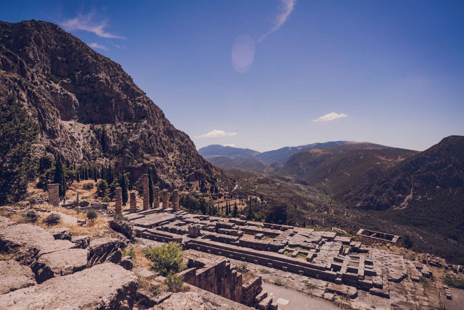 Athens: Delphi Private Guided Day Trip with Hotel Transfer