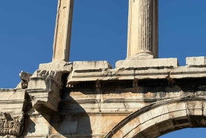 Bogowie, bohaterowie i widok na Akropol: mityczna wycieczka piesza po Atenach