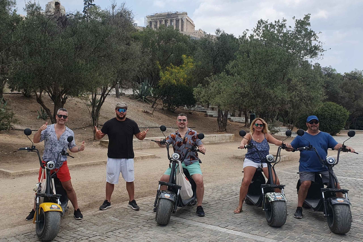 Приключенческий тур GoPro в районе Акрополя на электронном скутере