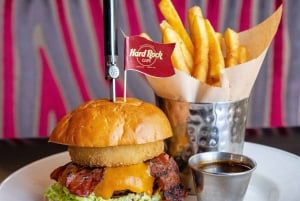 Hard Rock Cafe Athen med en meny för lunch eller middag