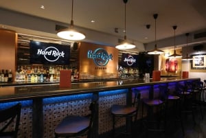 Hard Rock Cafe Ateena, jossa on lounas- tai päivällisvalikoima