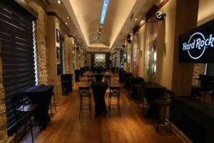 Hard Rock Cafe Ateena, jossa on lounas- tai päivällisvalikoima