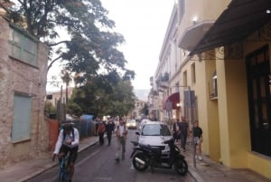 Esilarante avventura a piedi nel cuore di Atene