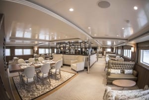 イドラ島、ポロス島、アイギナ島クルーズ（ビュッフェランチ＆港移動サービス付き）をご利用いただけます