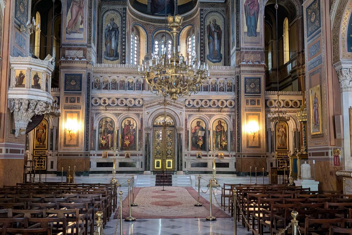 Icônes et reliques : un pèlerinage à travers les églises d'Athènes
