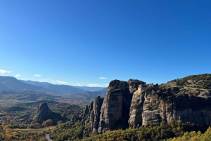 Transfert en bus depuis Kalabaka pour une visite libre des Météores