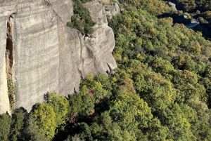 Transfert en bus depuis Kalabaka pour une visite libre des Météores
