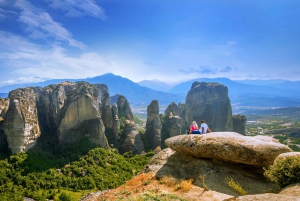 From Athens: Full-Day Meteora Tour by Train with Greek Lunch