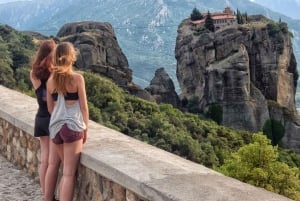 Meteora: 2-Day and 1-Night Tour by Train from Athens