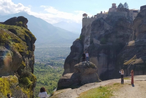 Meteora Monasteries Private Full Day Tour & Great Lunch