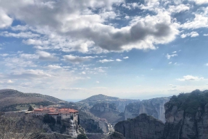 Meteora Kloosters Privé Dagvullende Tour & Geweldige Lunch
