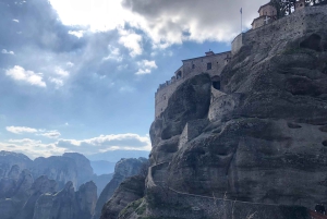 Meteora Kloosters Privé Dagvullende Tour & Geweldige Lunch