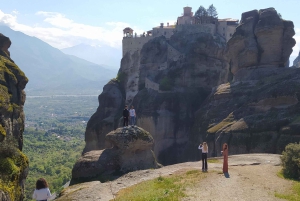Meteora Kloosters Privé Dagvullende Tour & Geweldige Lunch