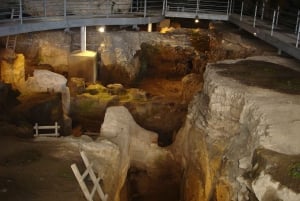 Von Athen aus: Ausflug nach Meteora, zu den Klöstern und zur Theopetra-Höhle