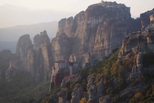 Meteoran luostareiden kiertomatka Ateenasta