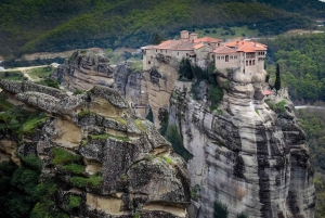 Meteora Private Full Day Tour from Athens & Free Audio Tour