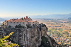 Meteora Private Full Day Tour from Athens & Free Audio Tour
