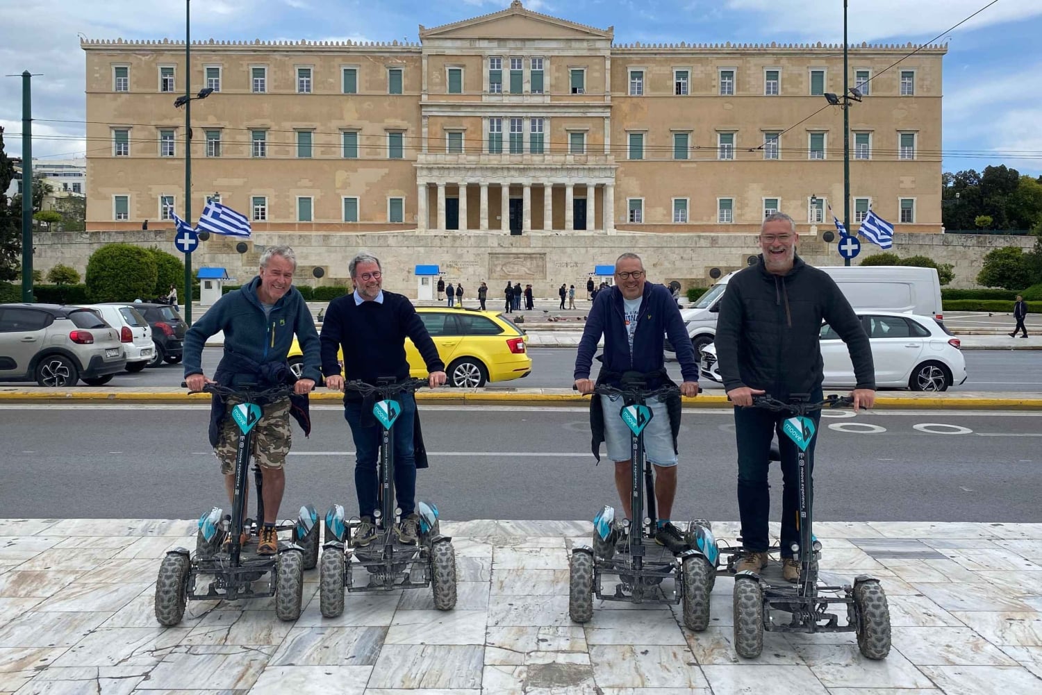 Tour in quad elettrico dell'Atene moderna