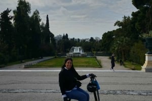 Tour in quad elettrico dell'Atene moderna