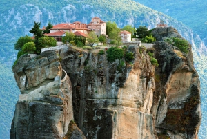Mosteiros de Meteora e Gruta de Theopetra de 130 000 a.C.