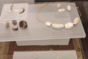 Mosteiros de Meteora e Gruta de Theopetra de 130 000 a.C.