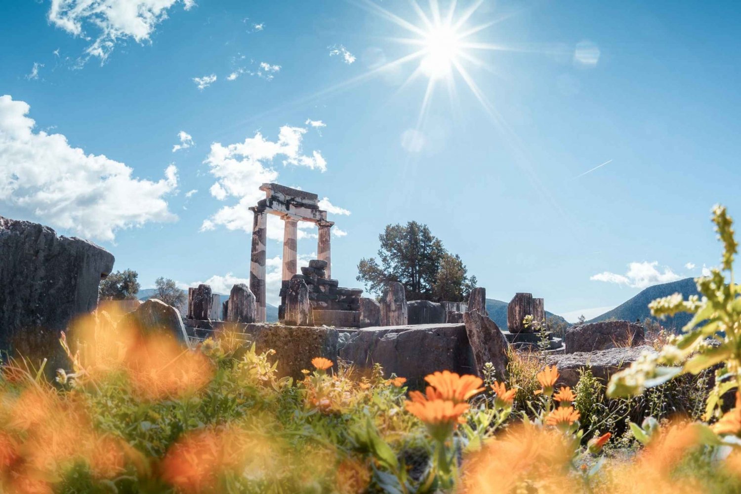 Atene: Escursione a Delfi, Grotta di Corinto e campo di battaglia dei 300