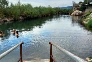 Von Athen aus: Ausflug nach Meteora, zu den Klöstern und zur Theopetra-Höhle