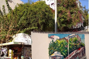 Clase de dibujo al aire libre en el centro histórico de Atenas