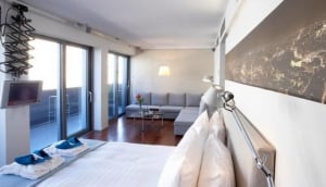 Periscope Hotel