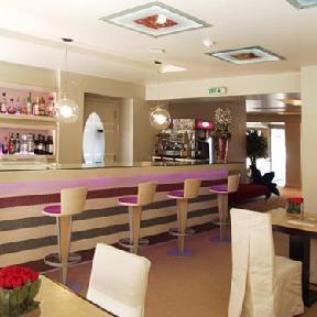 Pines Hotel Kifissia