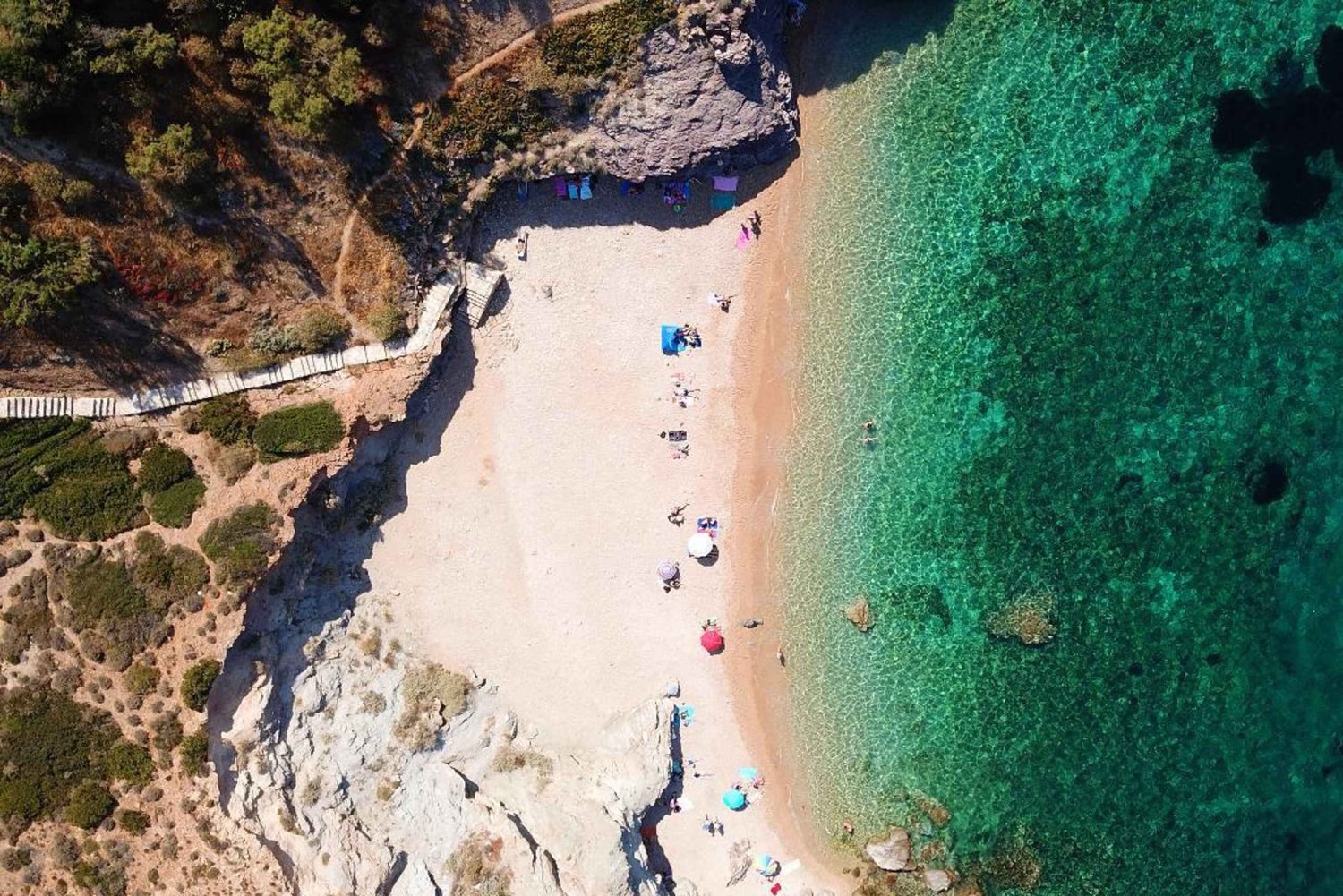 Port du Pirée : escapade à la plage d'Athènes et au lac de Vouliagmeni