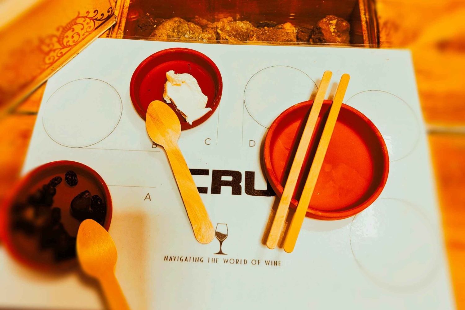 Dégustation de miel grec de première qualité avec du yaourt et plus encore