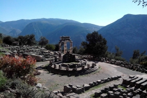 Private 2-Day Tour to Delphi, Meteora & Thermopylae