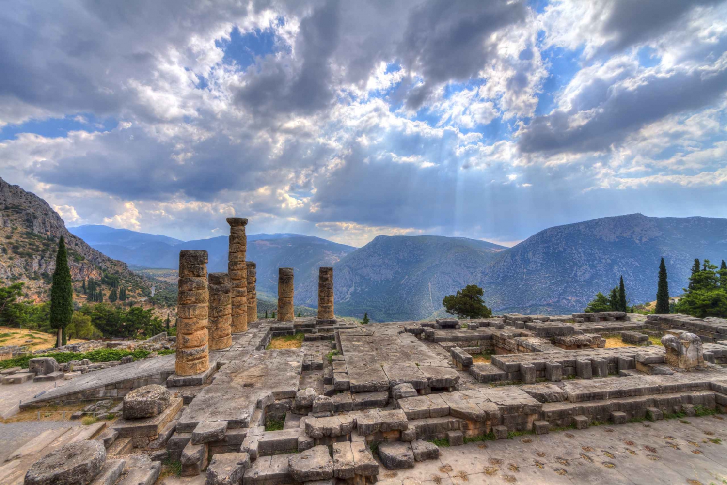 Athens: Private Divine Delphi Family Excursion