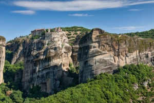 From Athens: Meteora Private Day Trip with Transfer