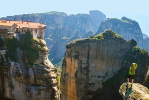 From Athens: Meteora Private Day Tour with a Local Guide