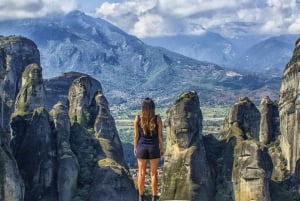 From Athens: Meteora Private Day Trip with Transfer