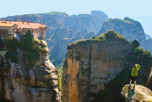 From Athens: Meteora Private Day Trip with Transfer