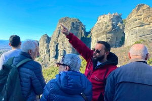 From Athens: Meteora Private Day Trip with Transfer
