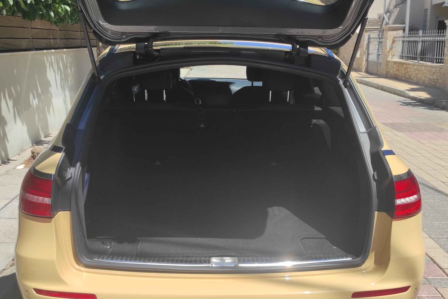 Privat transport mellom flyplassen i Athen og havnen i Pireus