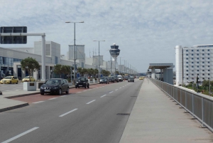 Privater Transfer zwischen dem Flughafen Athen und dem Hafen von Piräus