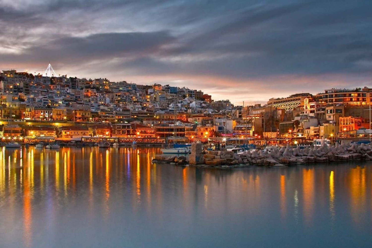 Transferência privada entre os hotéis de Atenas e o porto de Pireu