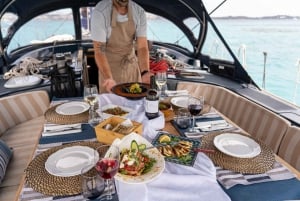 Purjehdus ja gastronomia Ateenan Rivieran yli