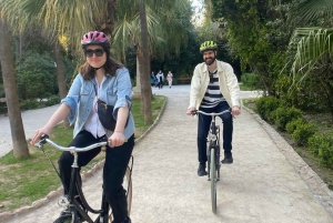 Suncycling Athens Cykla genom stadens lokala skatter