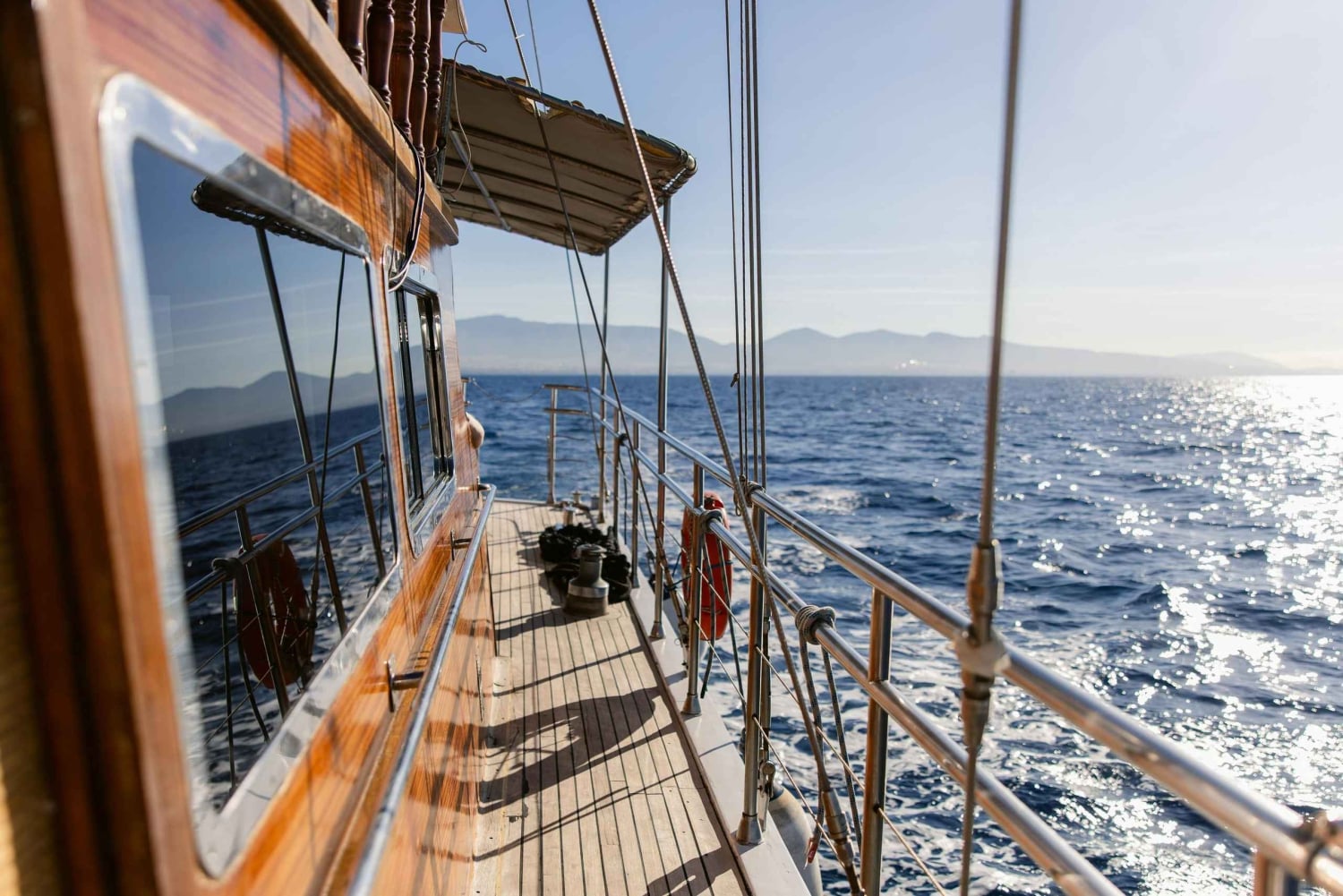 Круиз с ужином на закате: остановка для купания, напитки и ужин на борту